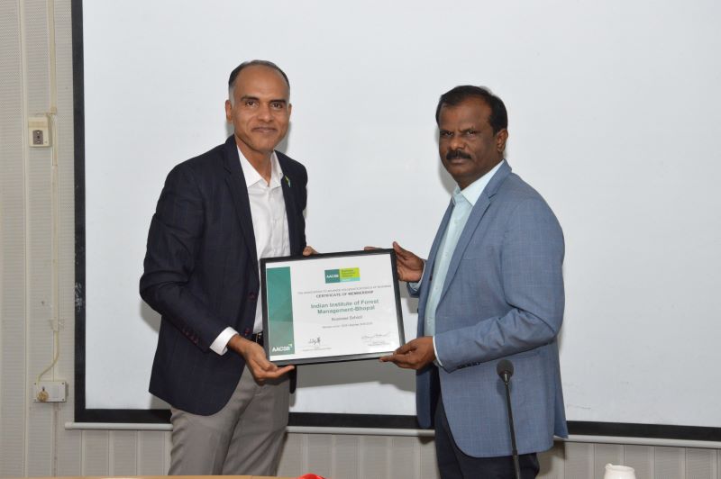 Handing over of Certificate