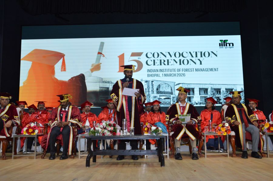 Chief Guest announcing convocation ON